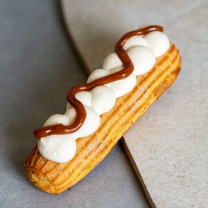 eclair_caramel_fleur_de_sel_boulangerie_epifanny
